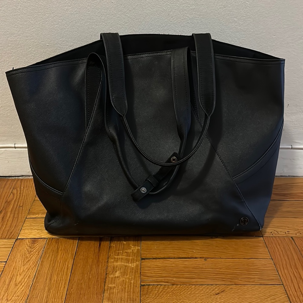 Lululemon large tote